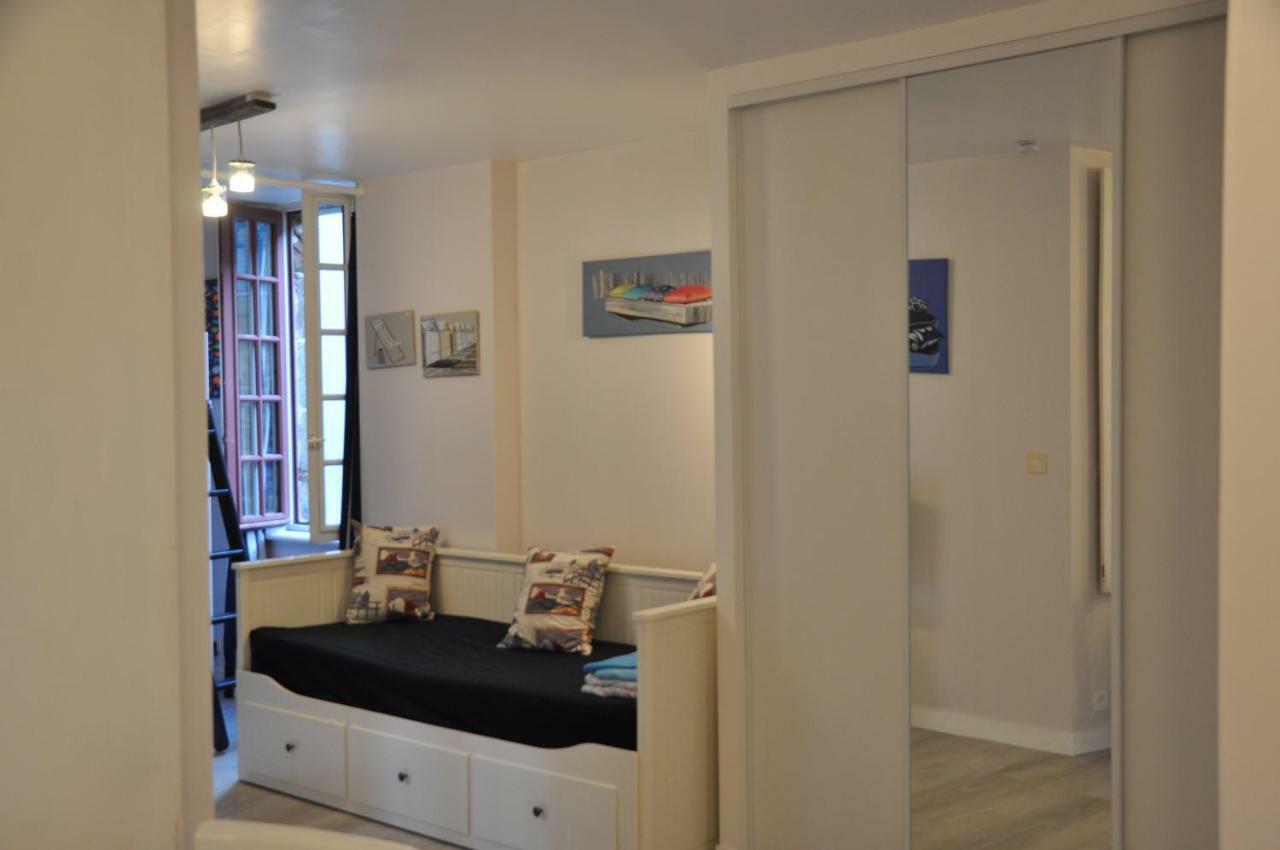 La Bertaudiere Apartment Saint-Malo Bagian luar foto