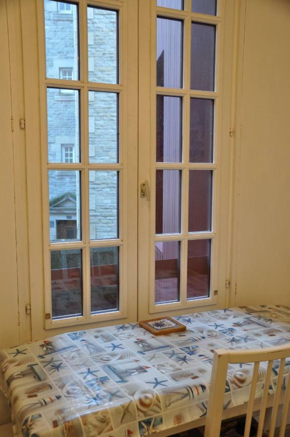 La Bertaudiere Apartment Saint-Malo Bagian luar foto