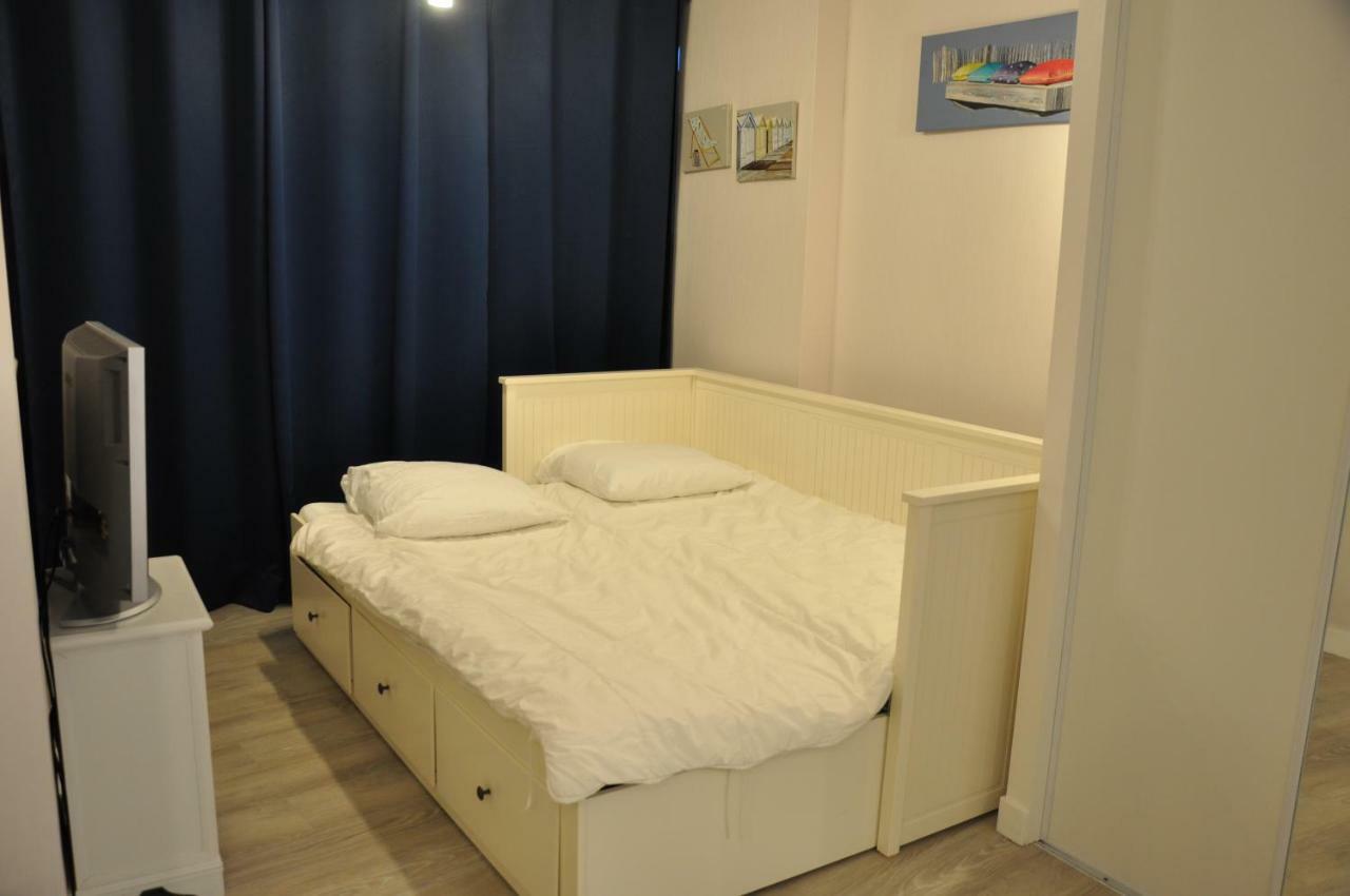 La Bertaudiere Apartment Saint-Malo Bagian luar foto