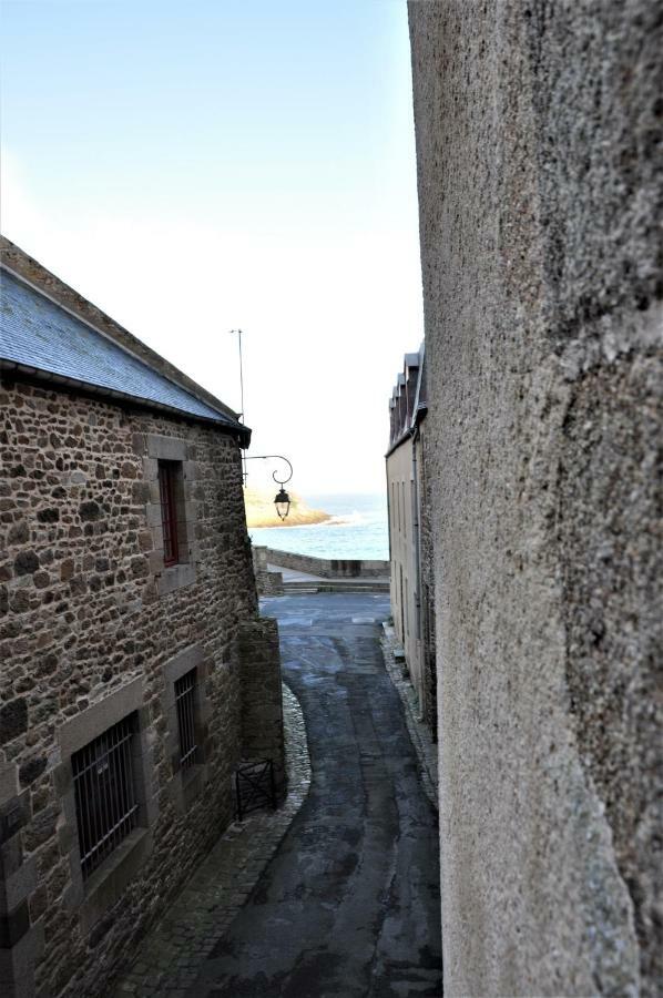 La Bertaudiere Apartment Saint-Malo Bagian luar foto