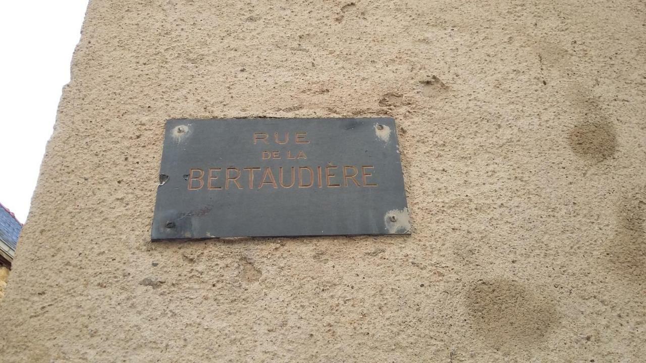 La Bertaudiere Apartment Saint-Malo Bagian luar foto